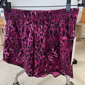 NWT Lululemon Track That MR Short 5" Size 10 Pink Cheetah